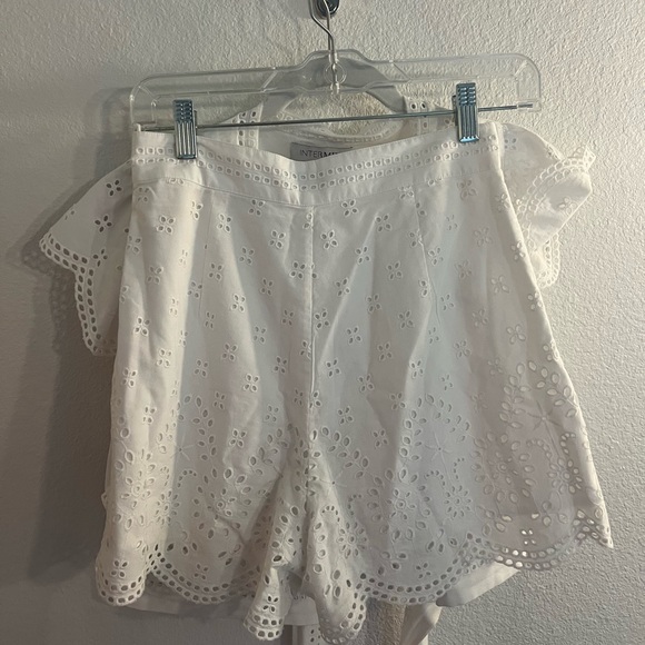 Intermix Eyelet White Set - Picture 7 of 7